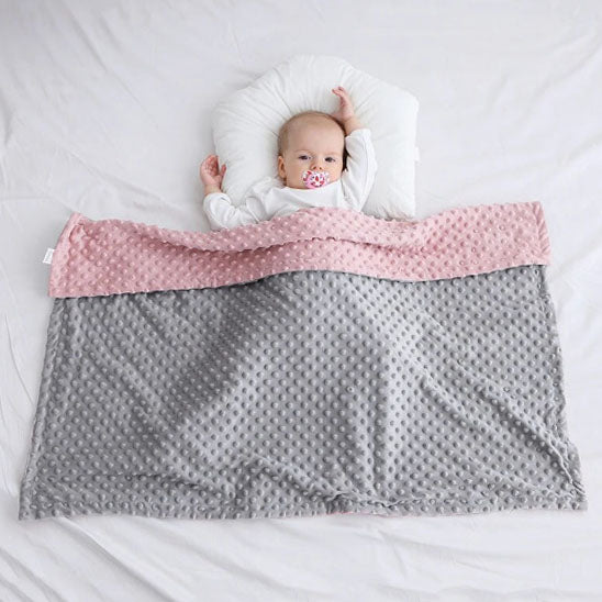 couverture bébé rose et grise