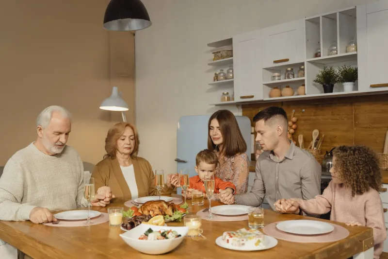 Ces petits rituels qui font qu'une famille reste une famille, même quand le temps passe