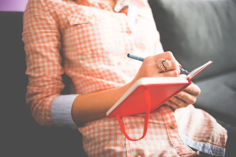 Le silence qui invente : quand la solitude devient une source d'inspiration vivante